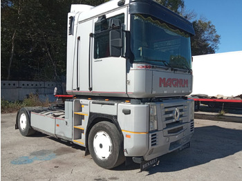 Tahač RENAULT Magnum 480