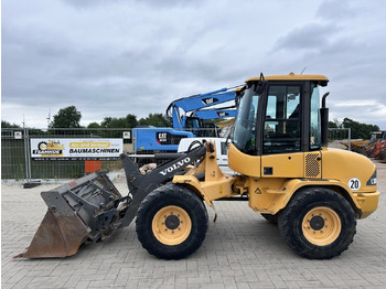 Kolový nakladač VOLVO L30B