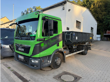 Hákový nosič kontejnerů MAN TGL 10.180