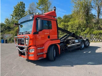 Hákový nosič kontejnerů MAN TGS 26.480