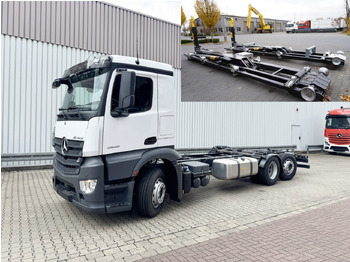 Hákový nosič kontejnerů MERCEDES-BENZ Actros 2548