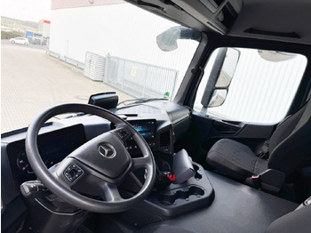 Interior photo 1: Mercedes-Benz Arocs 1840 L 4x2 Arocs 1840 L 4x2, MultimediaCockpit, Navi leasing Mercedes-Benz Arocs 1840 L 4x2 Arocs 1840 L 4x2, MultimediaCockpit, Navi Interior photo 1: Mercedes-Benz Arocs 1840 L 4x2 Arocs 1840 L 4x2, MultimediaCockpit, Navi leasing Mercedes-Benz Arocs 1840 L 4x2 Arocs 1840 L 4x2, MultimediaCockpit, Navi