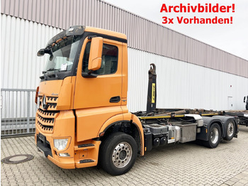 Hákový nosič kontejnerů MERCEDES-BENZ Arocs