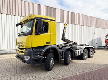 Hákový nosič kontejnerů MERCEDES-BENZ Arocs 4142
