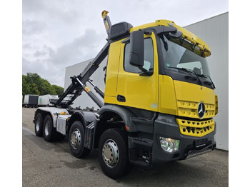 Hákový nosič kontejnerů MERCEDES-BENZ Arocs 4142