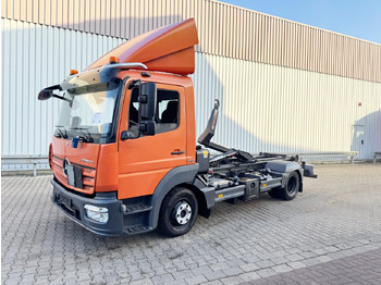 Hákový nosič kontejnerů MERCEDES-BENZ Atego 824