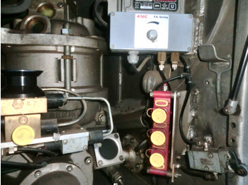 Cisternové vozidlo Mercedes-Benz SK 1824 L 4x2 SK 1824 L 4x2, Esterer Tankaufbau ca. 13.100l, 2 Kammern: obrázek 3
