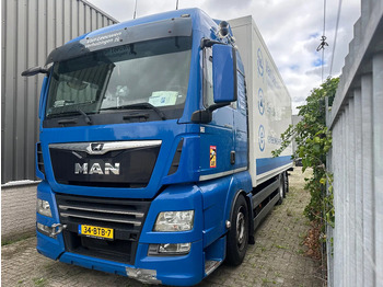 Skříňový nákladní auto MAN TGX 26.460