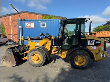 Kolový nakladač CATERPILLAR 906M