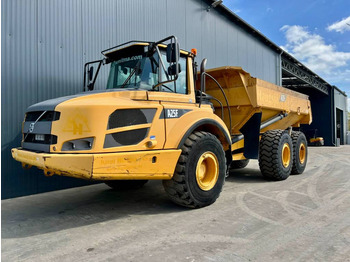 Kloubový sklápěč VOLVO A25F