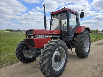 Traktor CASE IH XL