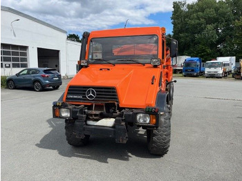 Sklápěč UNIMOG