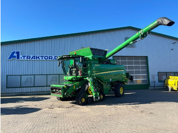 Sklízecí mlátička JOHN DEERE T660