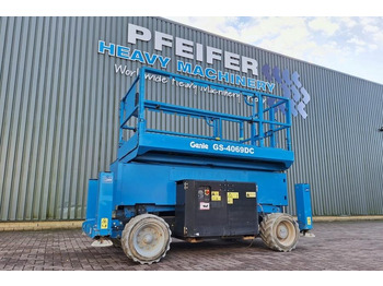 Nůžková plošina GENIE