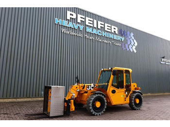 Teleskopický manipulátor JCB