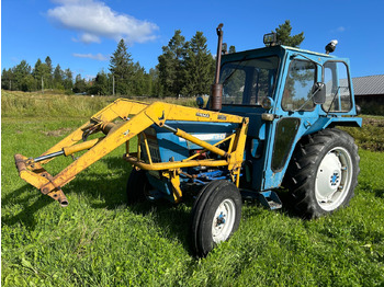 Traktor FORD