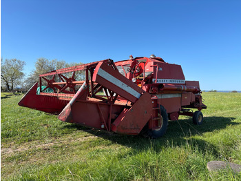 Sklízecí mlátička MASSEY FERGUSON 500 series