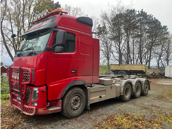 Hákový nosič kontejnerů VOLVO FH16 600