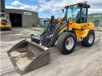 Kolový nakladač VOLVO L35