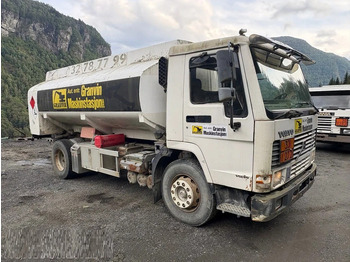 Cisternové vozidlo VOLVO FL7