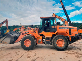 Kolový nakladač DOOSAN DL250