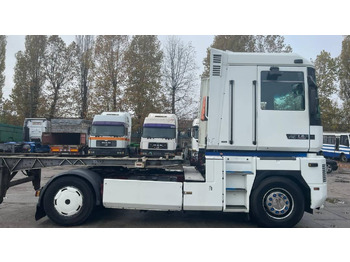 Tahač RENAULT: obrázek 3