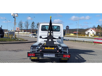 Hákový nosič kontejnerů IVECO Daily 50c18