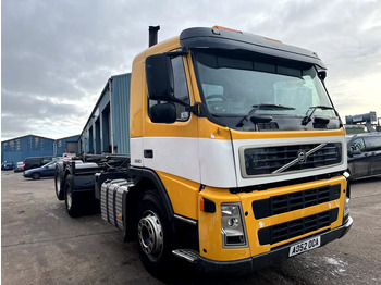 Podvozek s kabinou VOLVO FM9 260