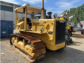 Pásový traktor CATERPILLAR