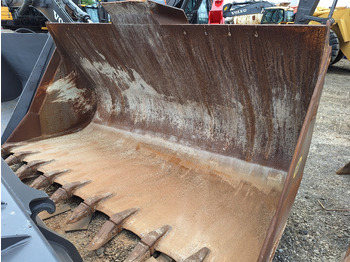 Nakládací lžíce CATERPILLAR