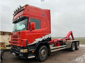 Hákový nosič kontejnerů SCANIA R144