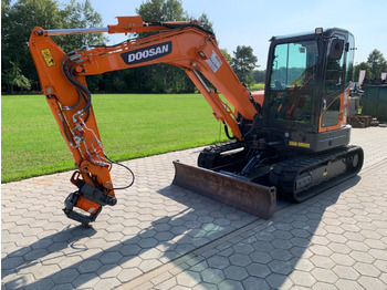 Mini rýpadlo DOOSAN DX63-3