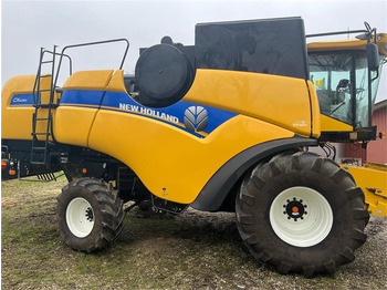 Sklízecí mlátička NEW HOLLAND CX series