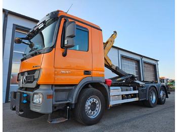 Hákový nosič kontejnerů MERCEDES-BENZ Actros 2532