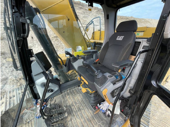 Pásové rýpadlo CAT 320: obrázek 5