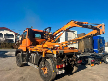 Nákladní auto UNIMOG U500