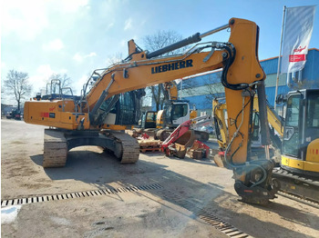 Pásové rýpadlo LIEBHERR R 926
