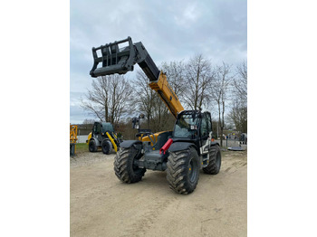 Teleskopický manipulátor LIEBHERR