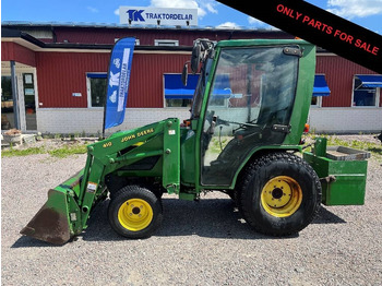 Komunální traktor JOHN DEERE
