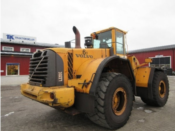 Kolový nakladač VOLVO L220E