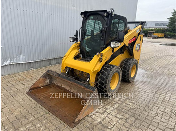 Smykový nakladač CATERPILLAR
