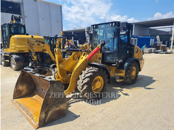 Kolový nakladač CATERPILLAR 906