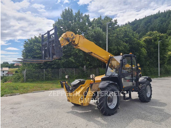 Teleskopický manipulátor CATERPILLAR TH