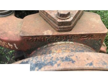 Těhlice pro Zemědělská technika Carraro 12868 [Prawa] - Zwrotnica: obrázek 2