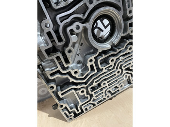 Převodovka a díly pro Zemědělská technika John Deere 6300 6100 6200 6400 - płyta obudowa skrzyni biegów R129797: obrázek 2