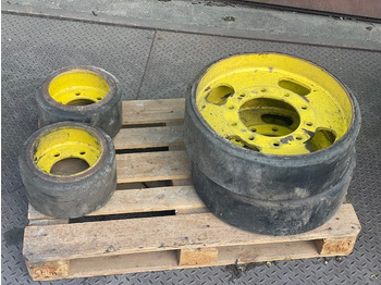 Díly pásových podvozků JOHN DEERE