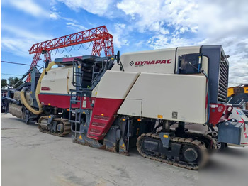 Silniční fréza DYNAPAC
