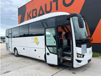 Turistický autobus