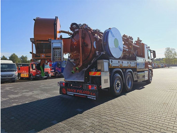 Čistič odpadových jam MAN