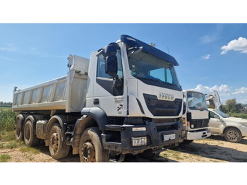 Sklápěč IVECO Trakker